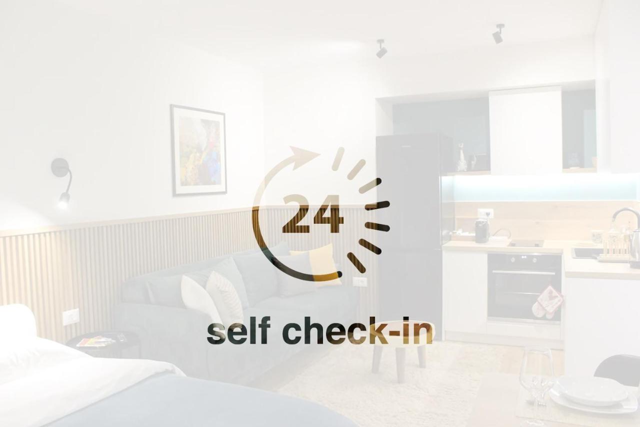 Studio In Тирана Екстериор снимка